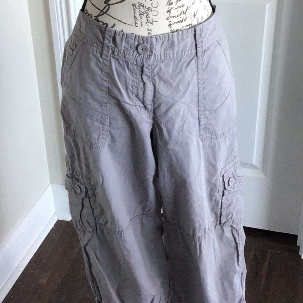 Loft gray cargo cropped capri pants Sz 8
